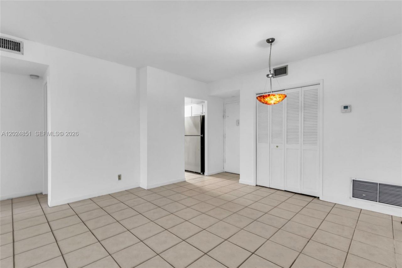 4200 Hillcrest Dr, Unit 504, Hollywood, FL 33021 Photo