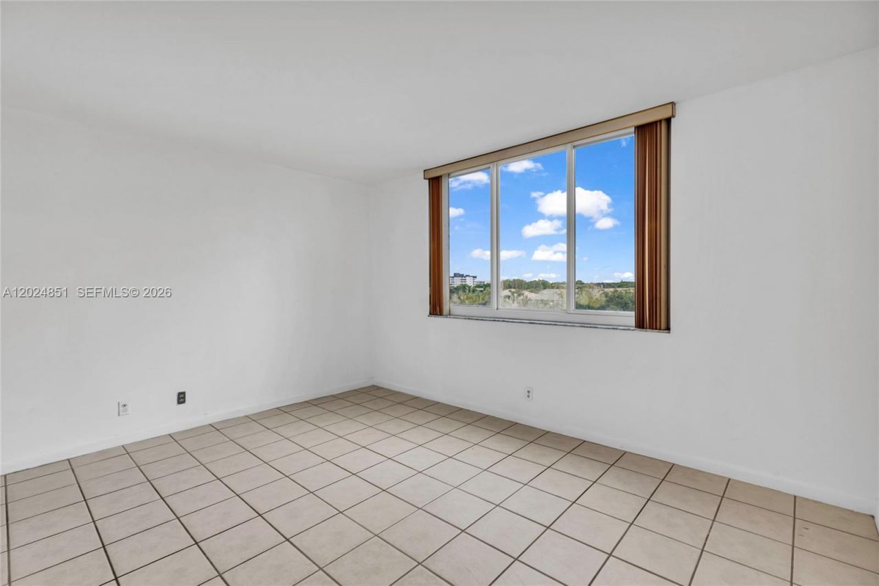 4200 Hillcrest Dr, Unit 504, Hollywood, FL 33021 Photo