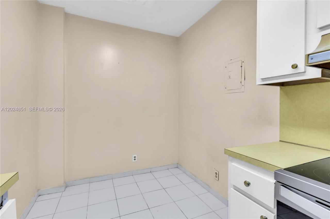 4200 Hillcrest Dr, Unit 504, Hollywood, FL 33021 Photo