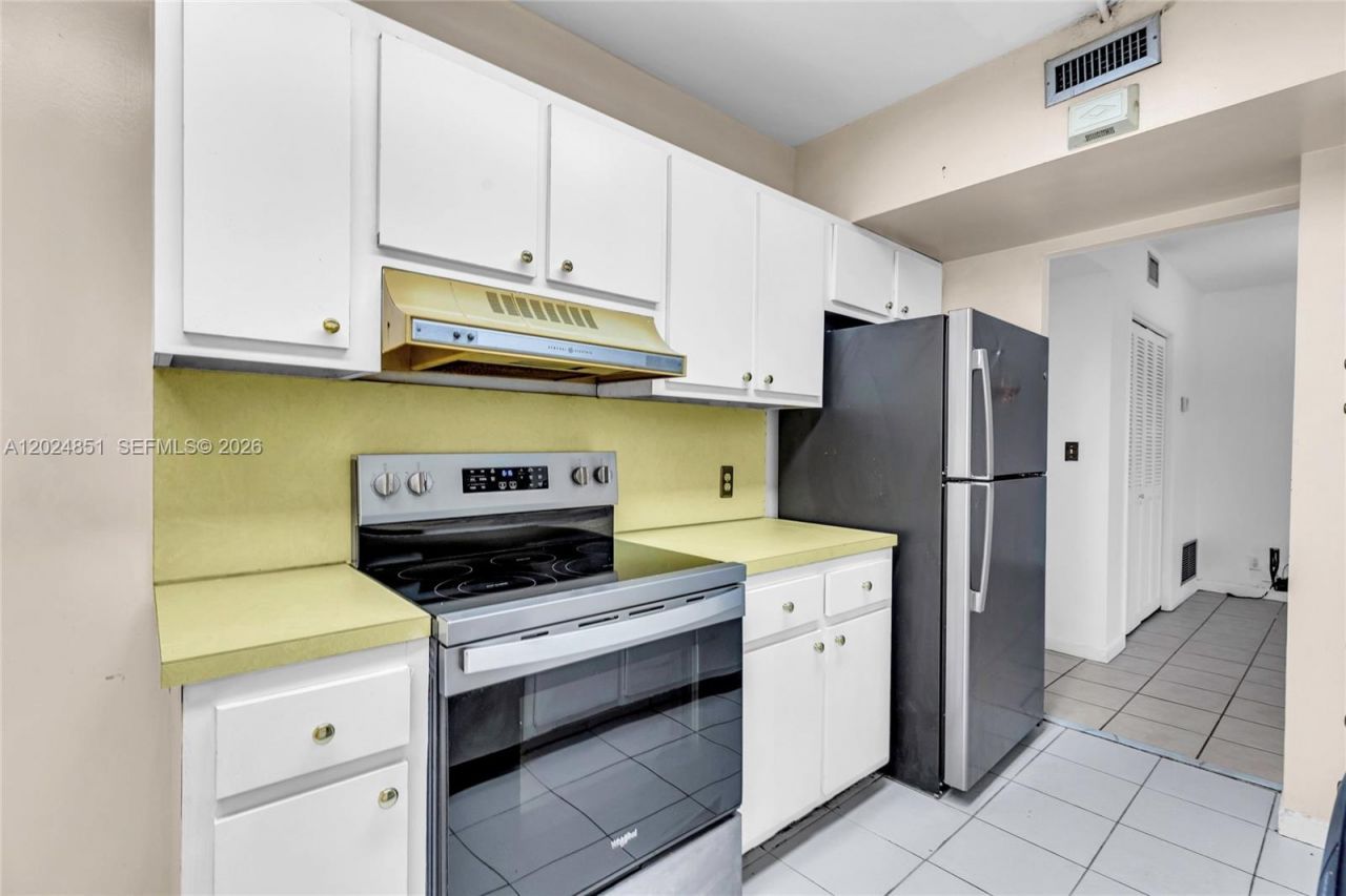 4200 Hillcrest Dr, Unit 504, Hollywood, FL 33021 Photo