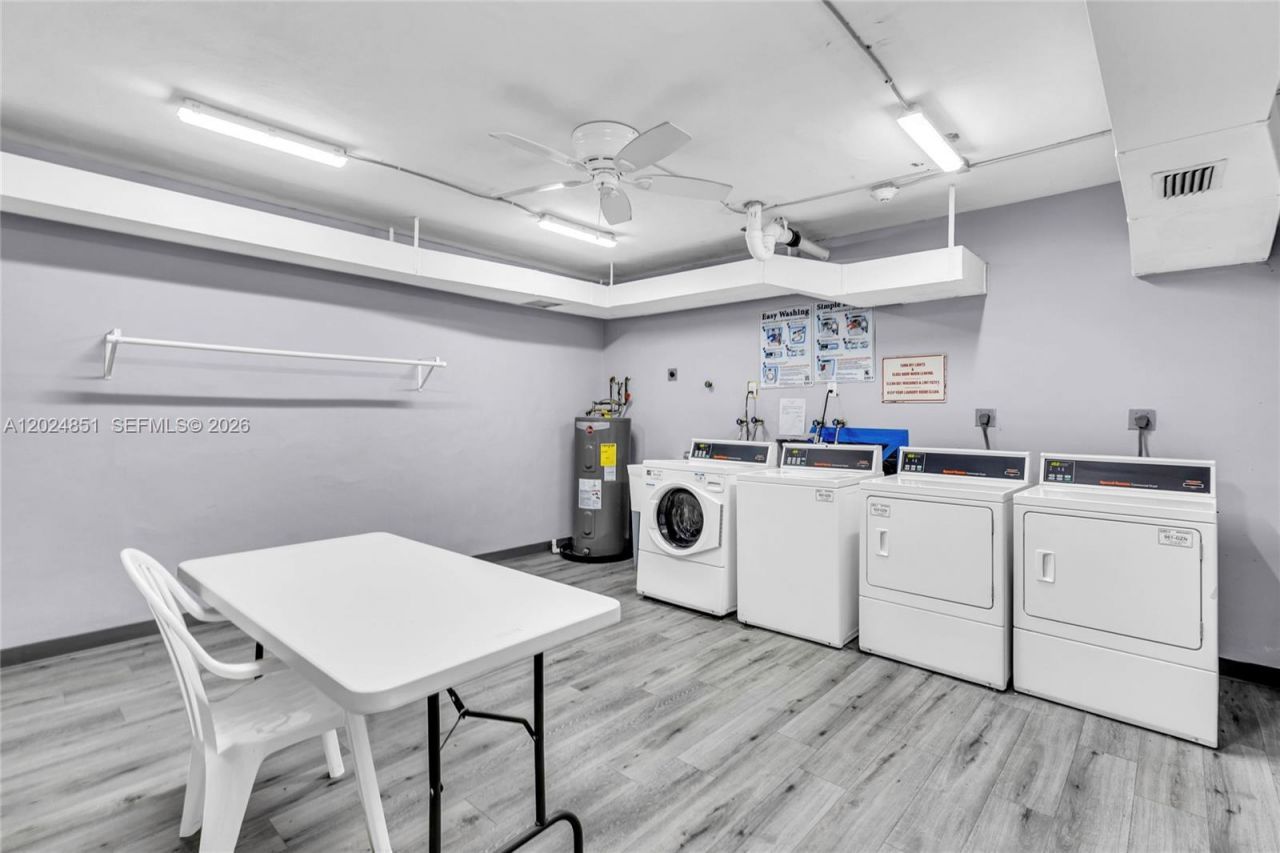 4200 Hillcrest Dr, Unit 504, Hollywood, FL 33021 Photo