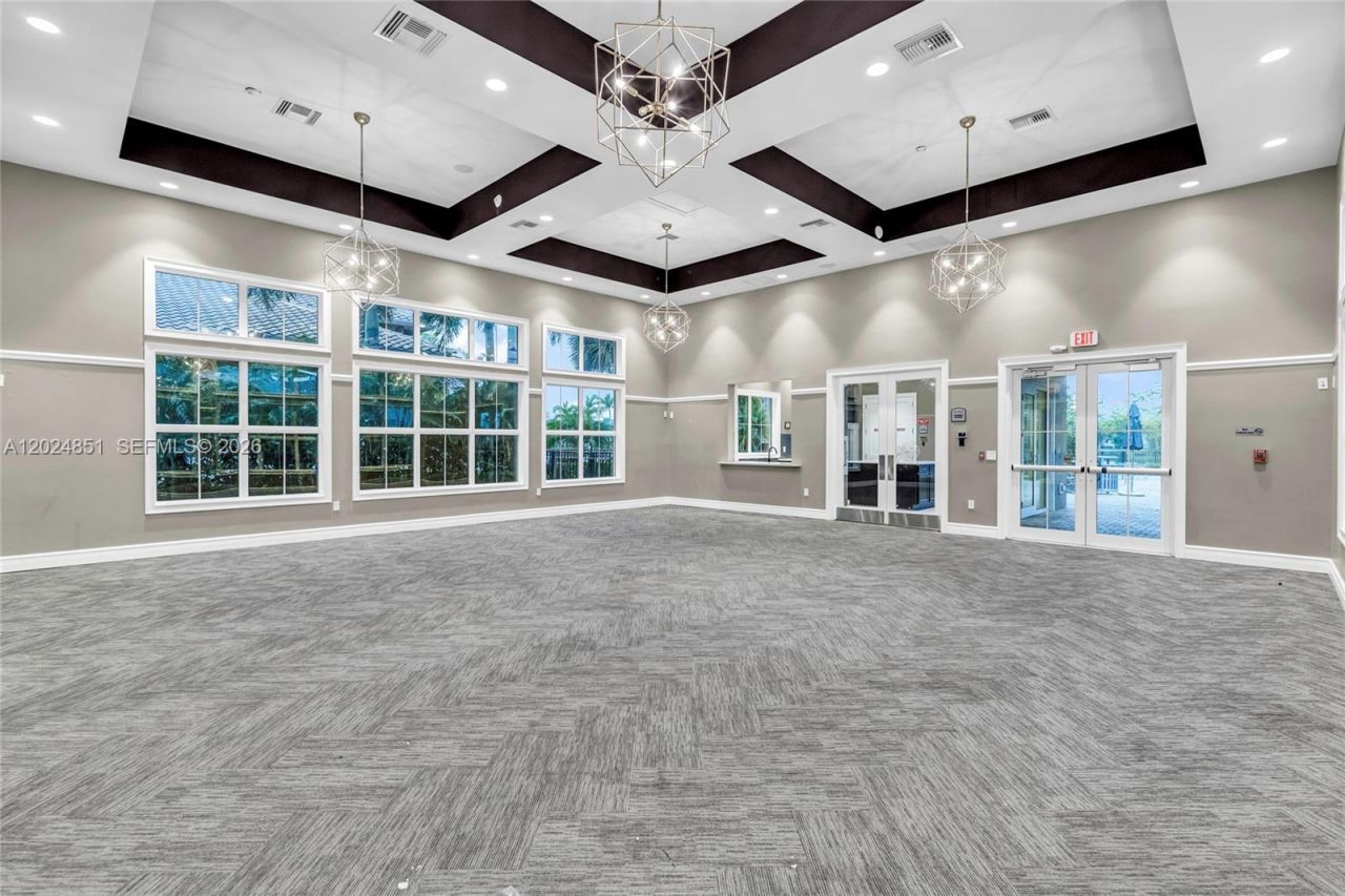 4200 Hillcrest Dr, Unit 504, Hollywood, FL 33021 Photo