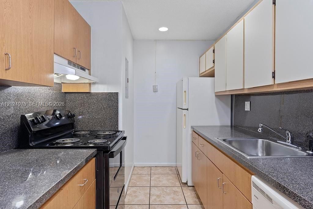 7403 SW 152nd Ave , Unit 204-2, Miami, FL 33193 Photo