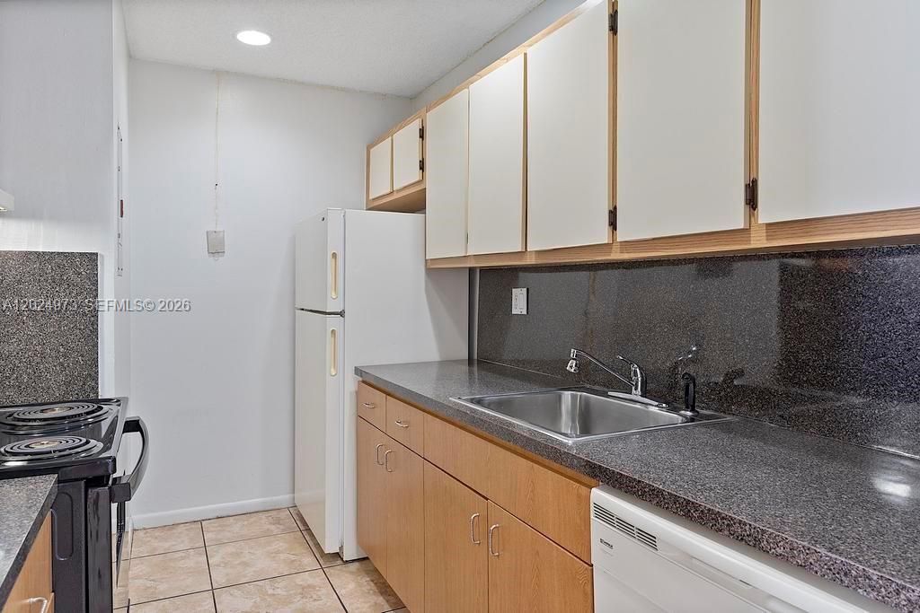 7403 SW 152nd Ave , Unit 204-2, Miami, FL 33193 Photo
