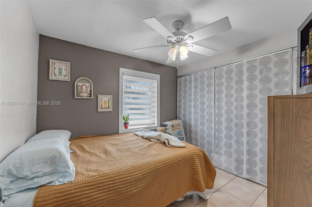 15042 SW 69th St , Miami, FL 33193 Photo