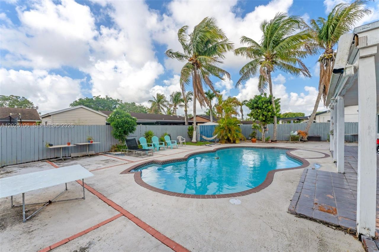15042 SW 69th St , Miami, FL 33193 Photo