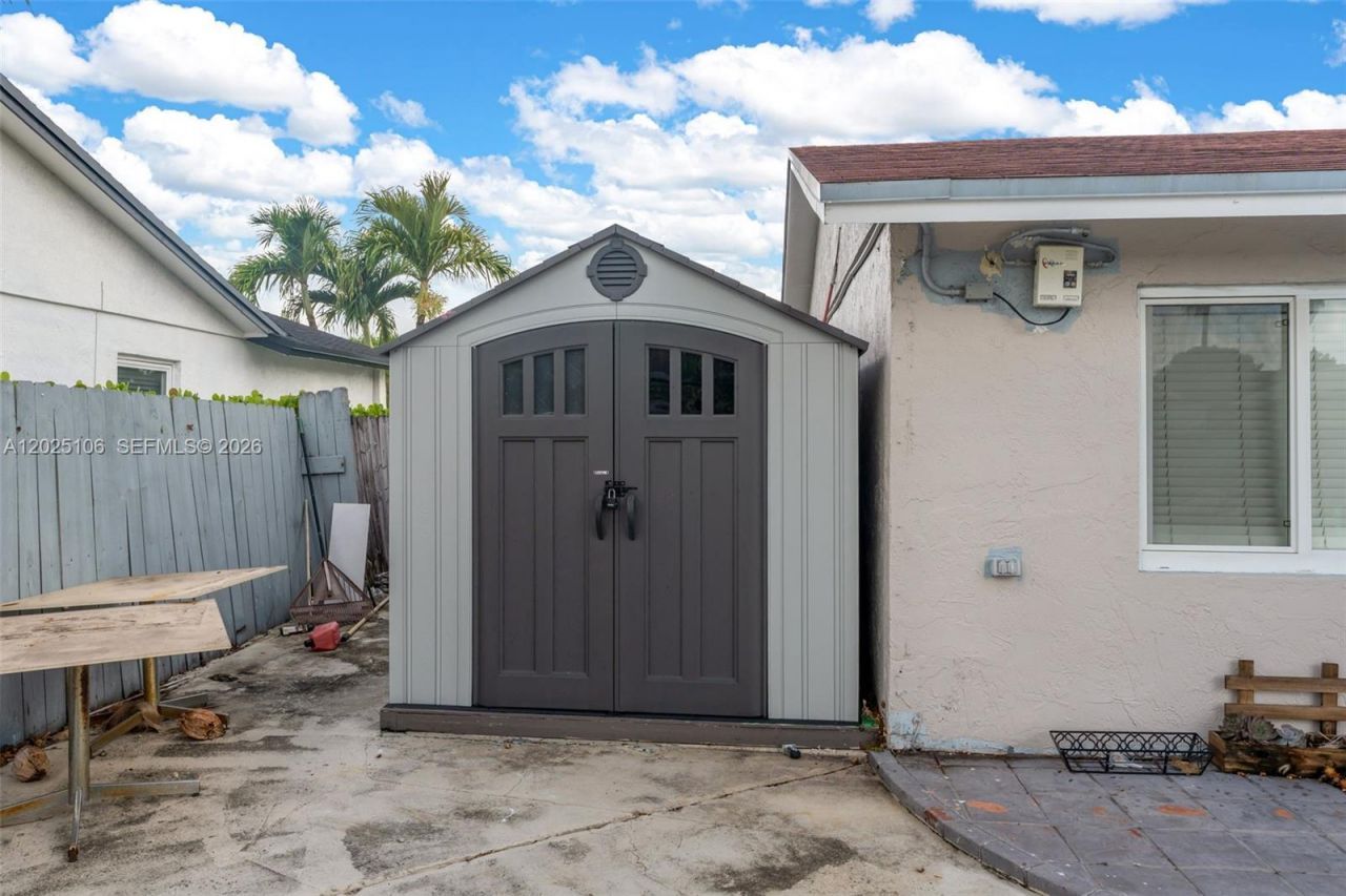 15042 SW 69th St , Miami, FL 33193 Photo