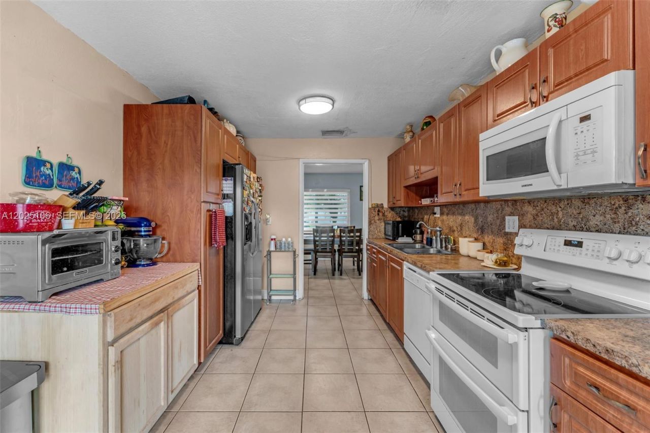 15042 SW 69th St , Miami, FL 33193 Photo