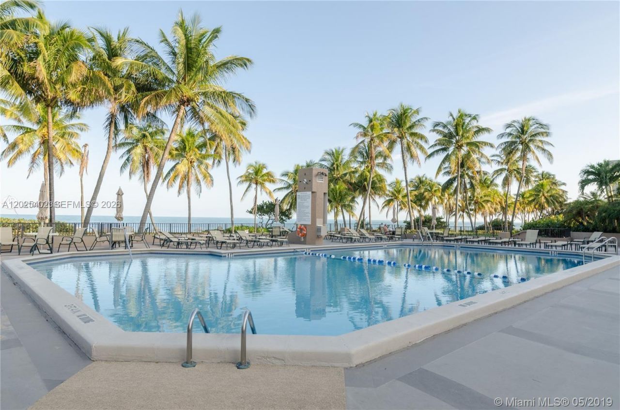 201 Crandon Blvd , Unit 642, Key Biscayne, FL 33149 Photo