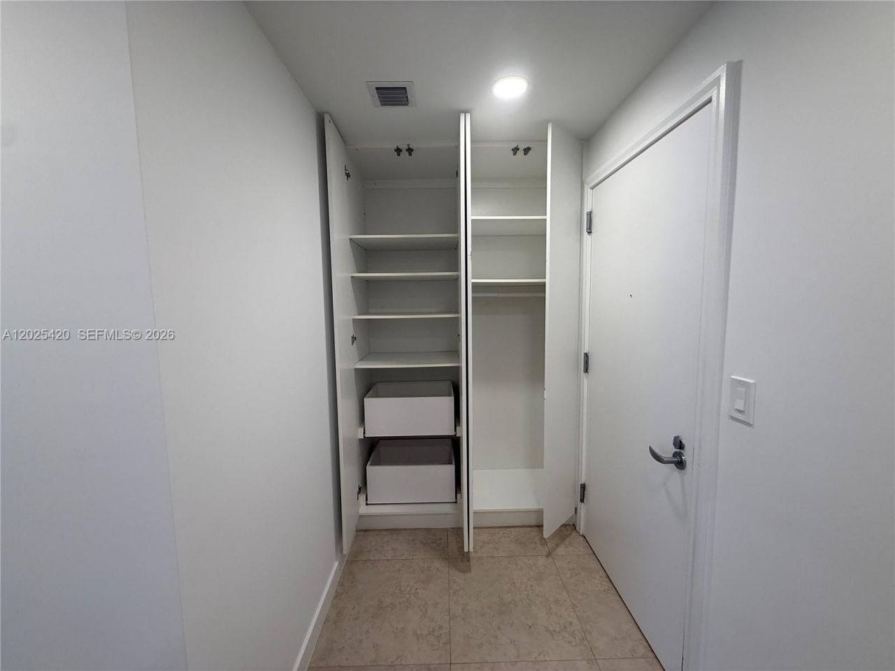 1050 SE Brickell Ave , Unit 1802, Miami, FL 33131 Photo