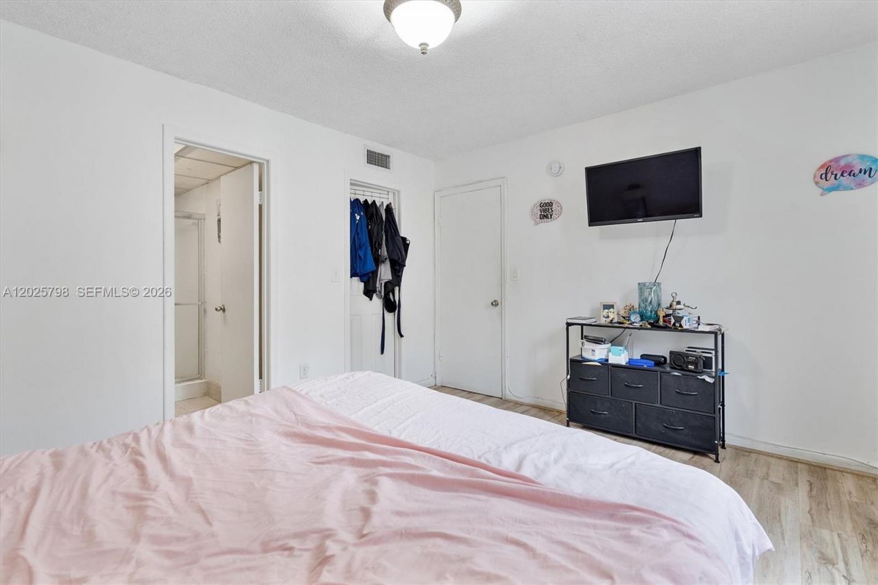 10000 NW 80th Ct , Unit 2245, Hialeah Gardens, FL 33016 Photo