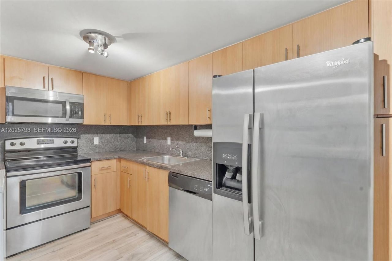 10000 NW 80th Ct , Unit 2245, Hialeah Gardens, FL 33016 Photo
