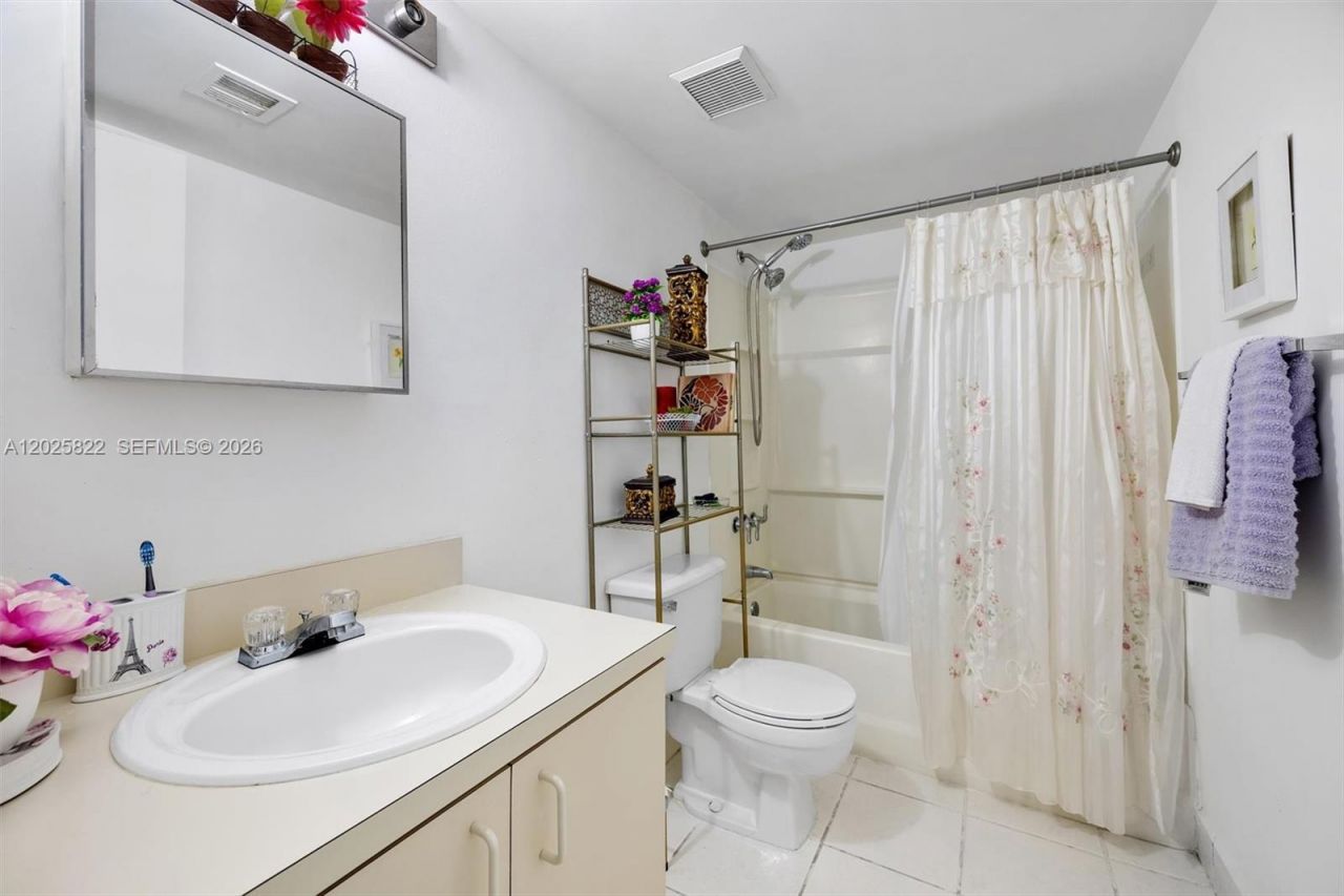 14951 SW 82nd Ln , Unit 17-403, Miami, FL 33193 Photo