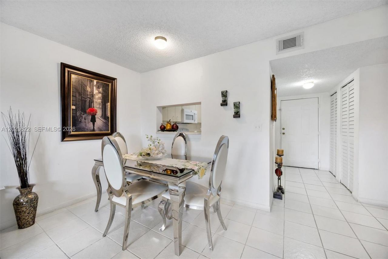 14951 SW 82nd Ln , Unit 17-403, Miami, FL 33193 Photo