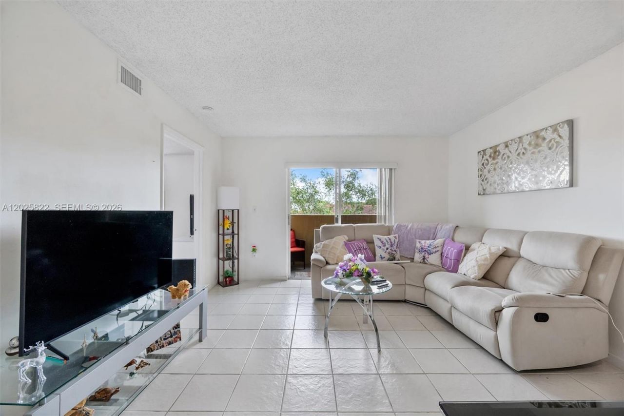 14951 SW 82nd Ln , Unit 17-403, Miami, FL 33193 Photo