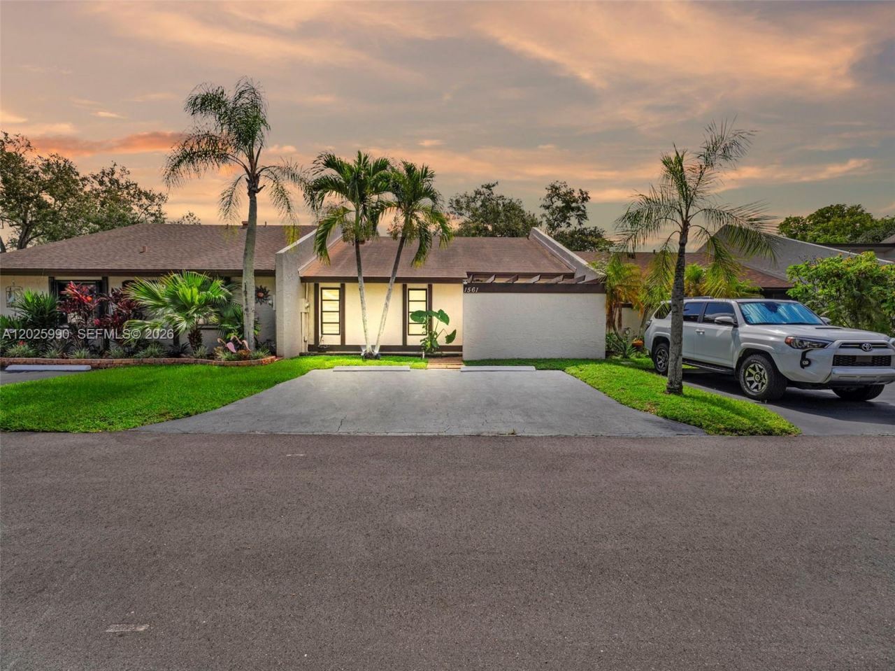 1561 NW 98th Ave, Unit 1561, Pembroke Pines, FL 33024 Photo