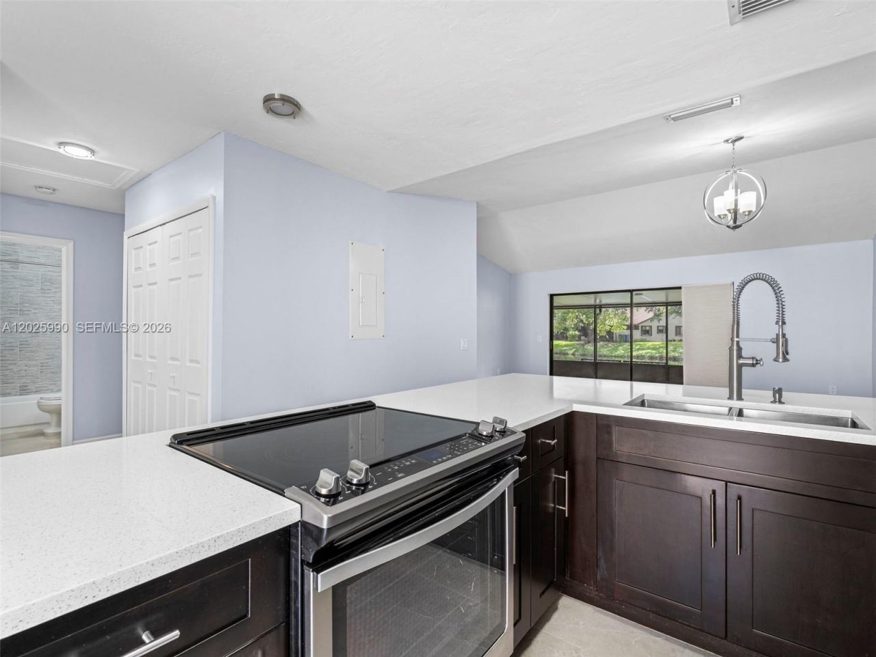 1561 NW 98th Ave, Unit 1561, Pembroke Pines, FL 33024 Photo