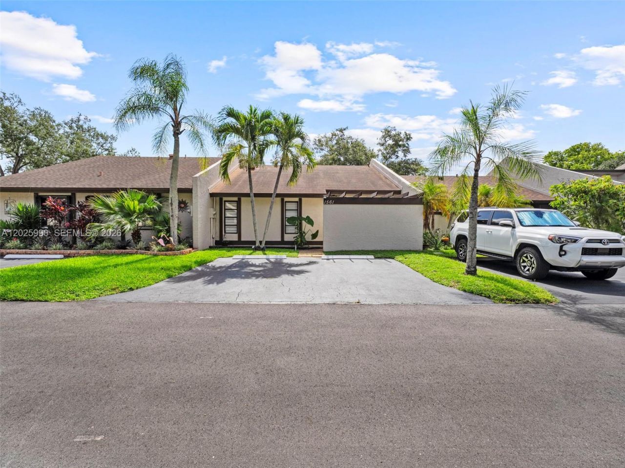 1561 NW 98th Ave, Unit 1561, Pembroke Pines, FL 33024 Photo