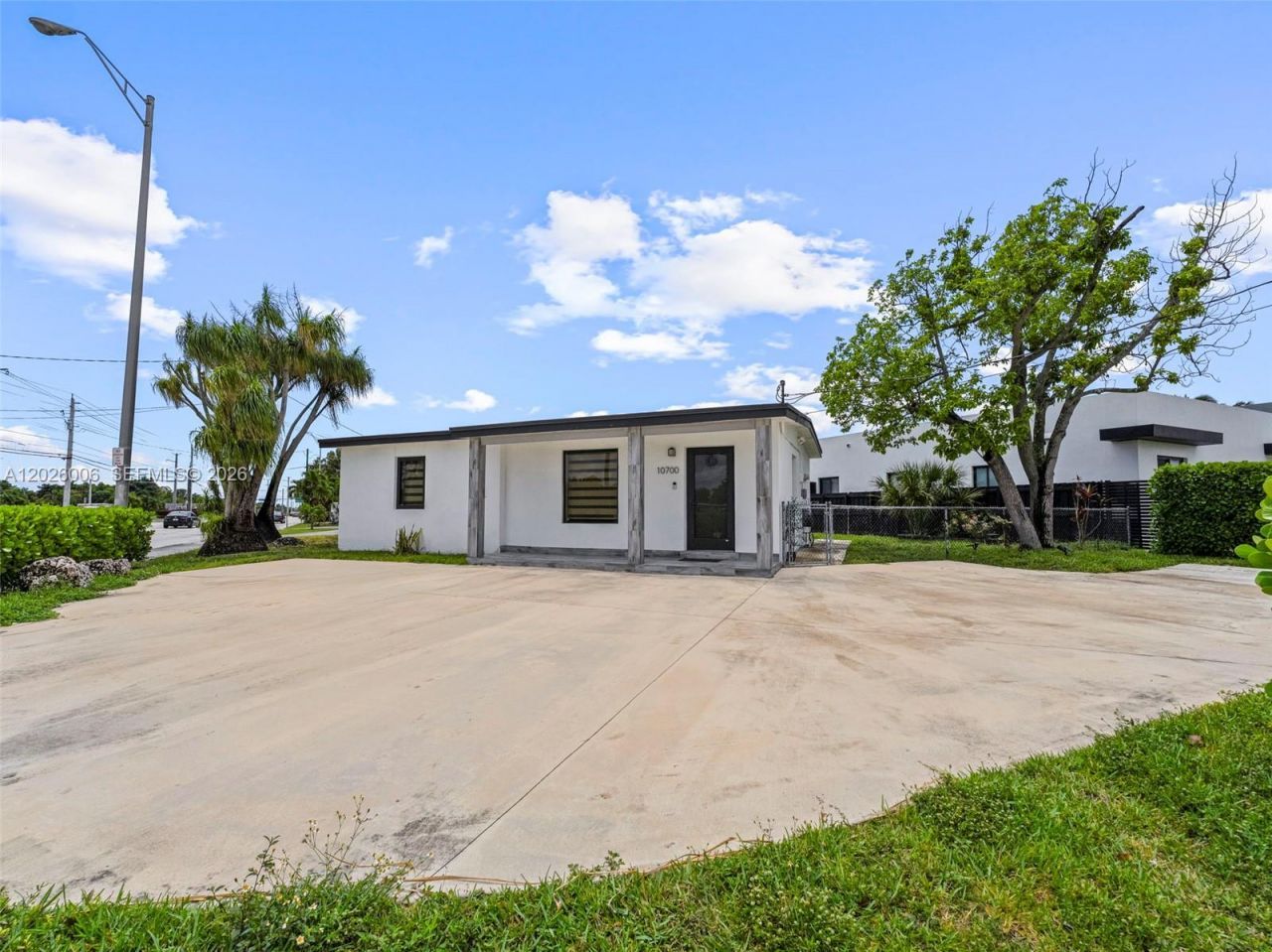 10700 SW 46th St , Miami, FL 33165 Photo