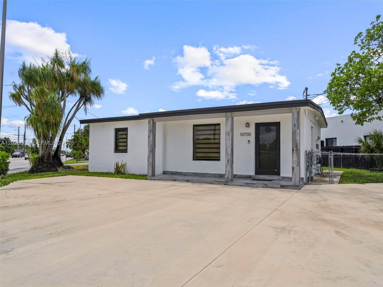 10700 SW 46th St , Miami, FL 33165 Photo
