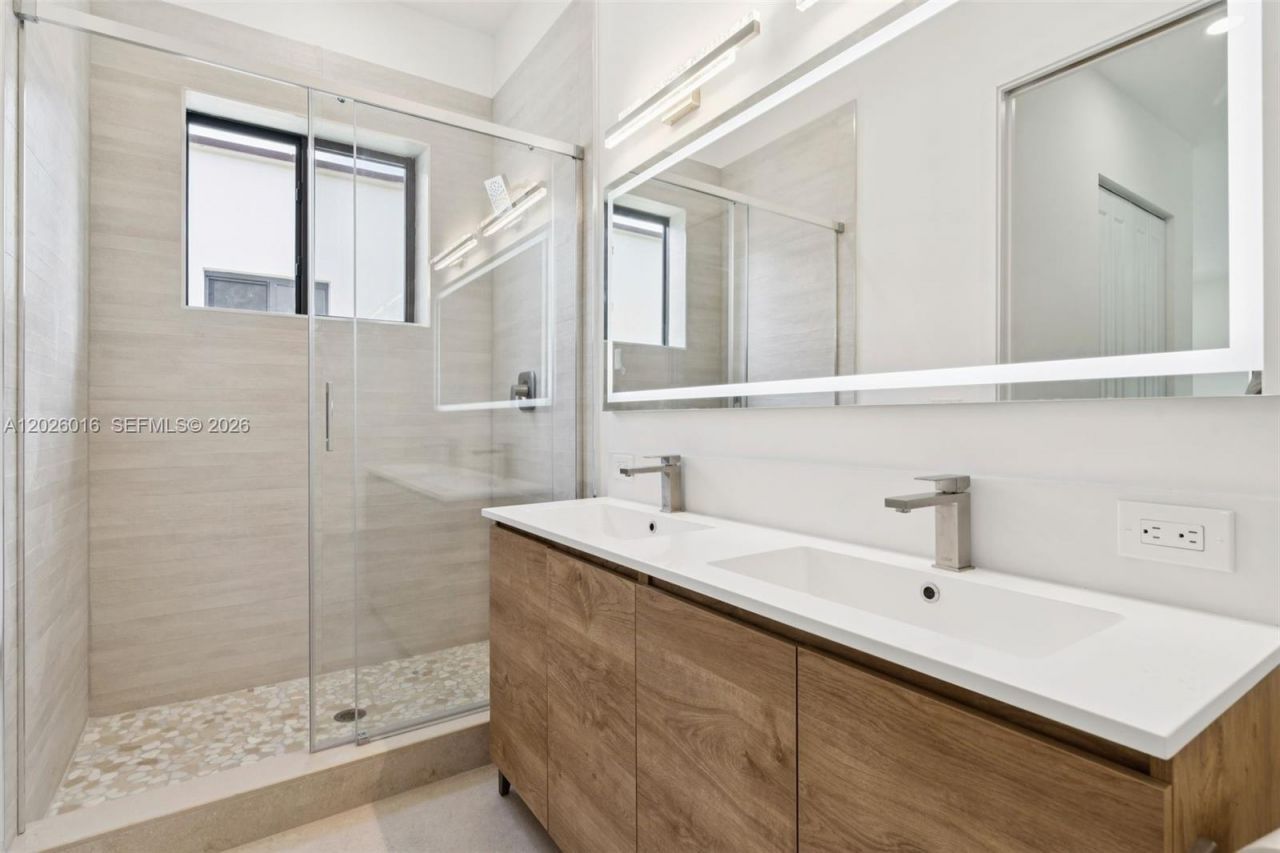 1521 SW 40th Ter, Fort Lauderdale, FL 33317 Photo