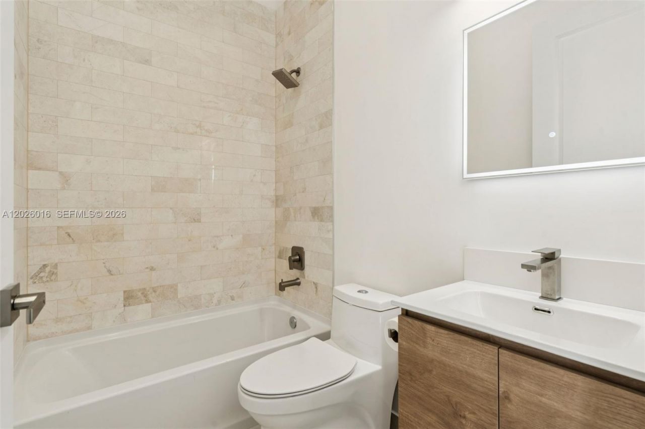 1521 SW 40th Ter, Fort Lauderdale, FL 33317 Photo