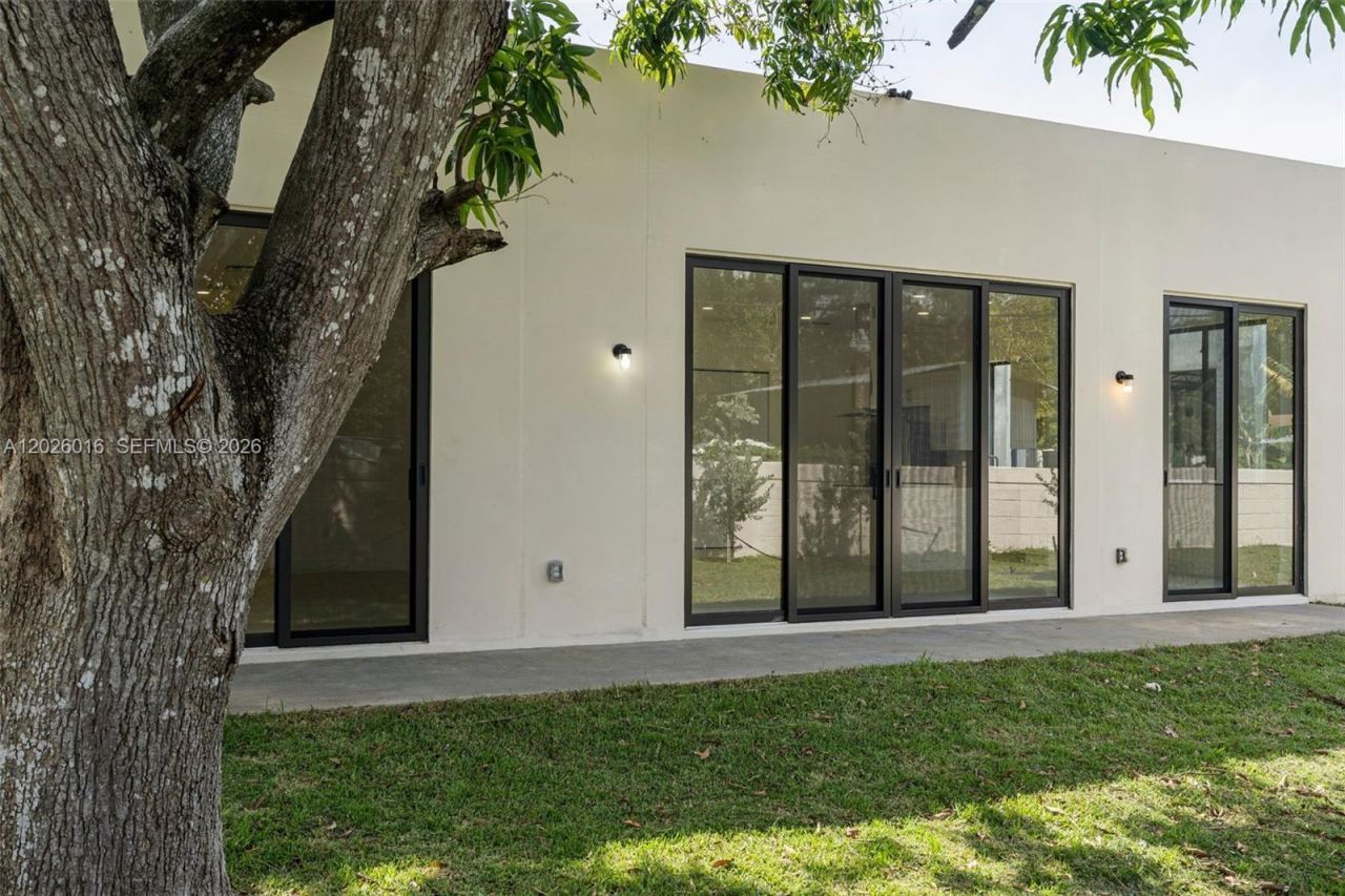 1521 SW 40th Ter, Fort Lauderdale, FL 33317 Photo