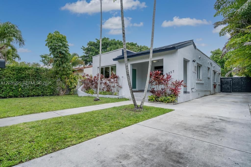2257 SW 11th St, Miami, FL 33135 Photo