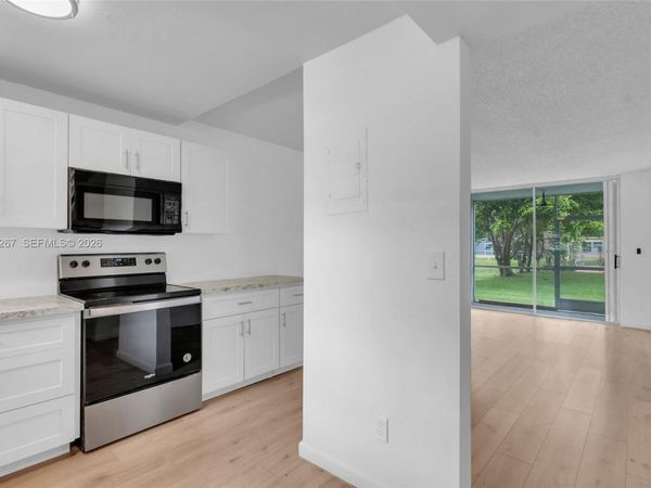 9601 Sunrise Lakes Blvd, Unit 106, Sunrise, FL 33322
