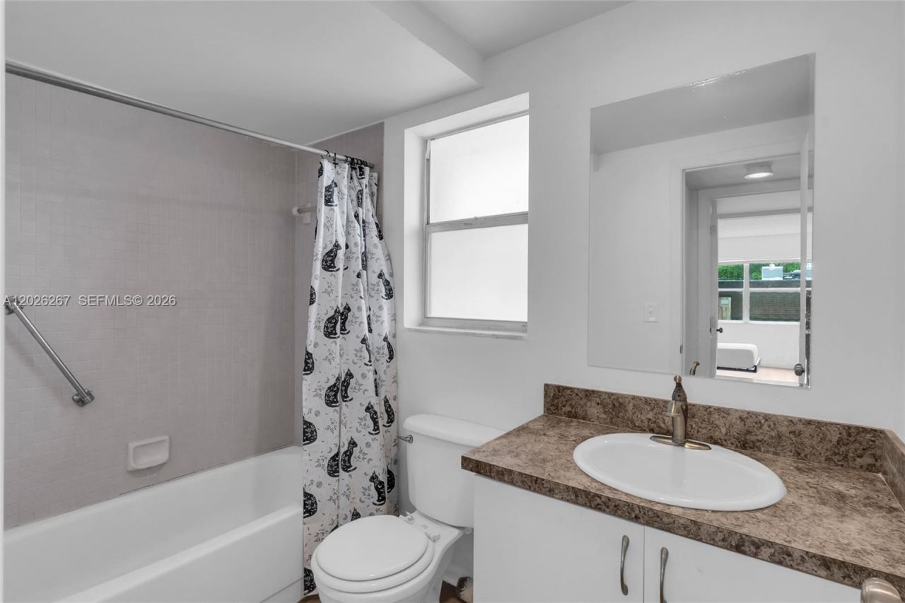 9601 Sunrise Lakes Blvd, Unit 106, Sunrise, FL 33322 Photo