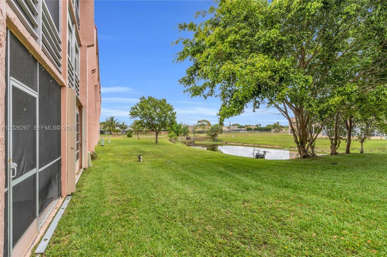 9601 Sunrise Lakes Blvd, Unit 106, Sunrise, FL 33322 Photo