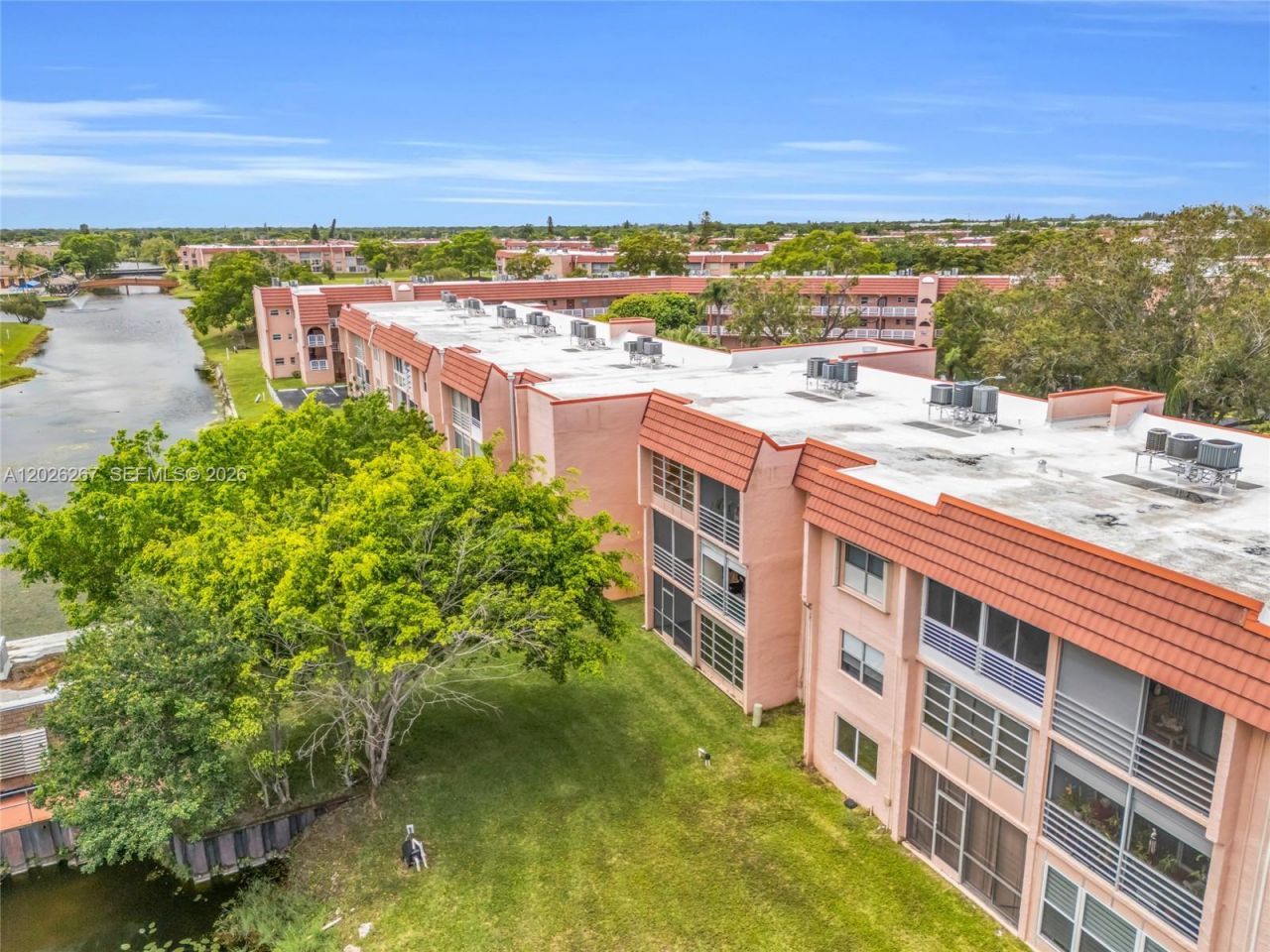 9601 Sunrise Lakes Blvd, Unit 106, Sunrise, FL 33322 Photo