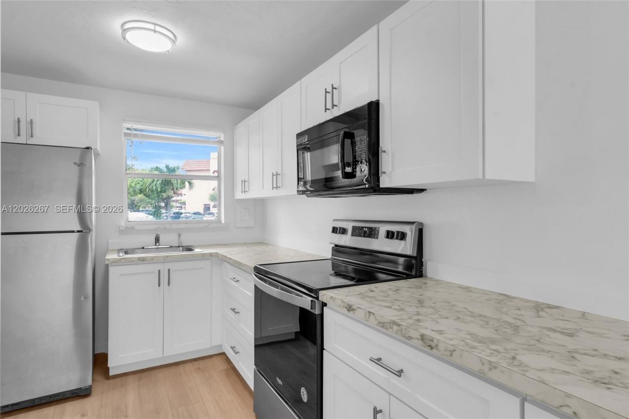 9601 Sunrise Lakes Blvd, Unit 106, Sunrise, FL 33322 Photo