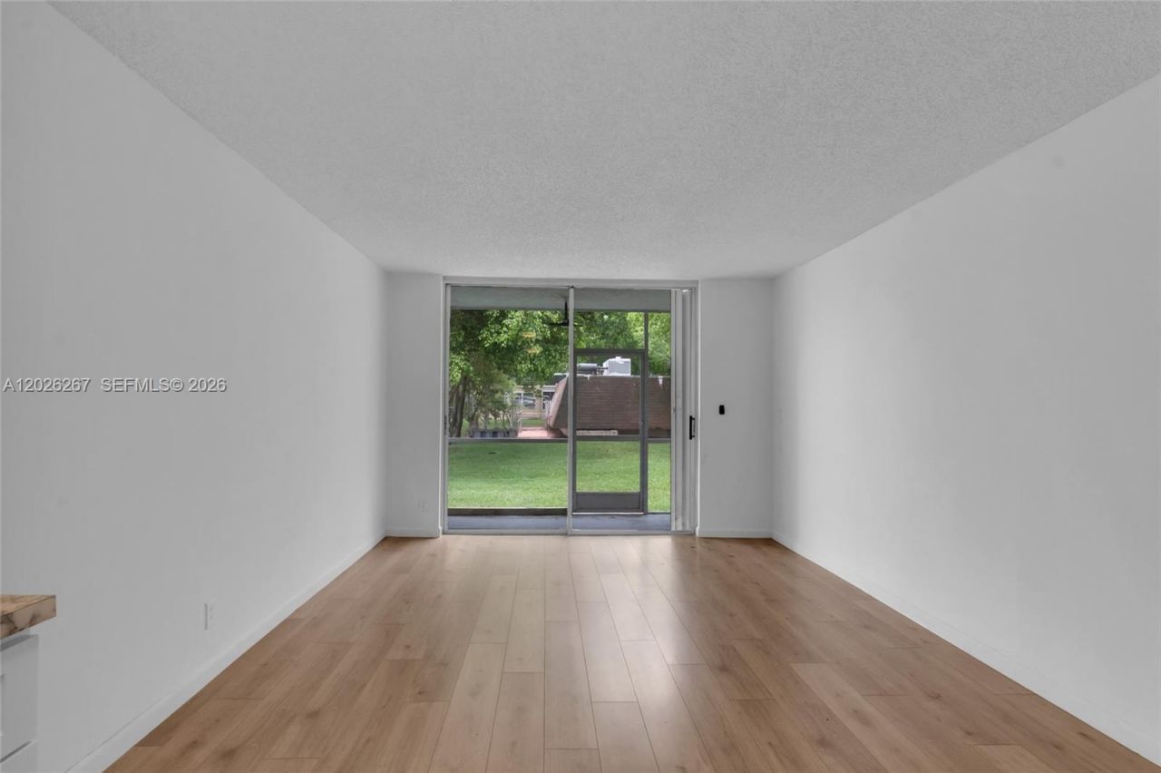 9601 Sunrise Lakes Blvd, Unit 106, Sunrise, FL 33322 Photo