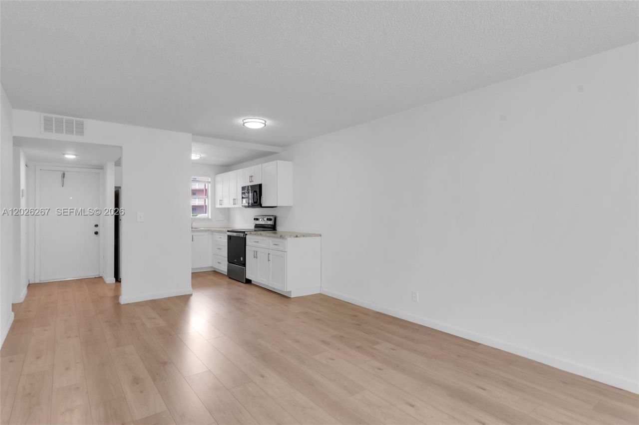 9601 Sunrise Lakes Blvd, Unit 106, Sunrise, FL 33322 Photo
