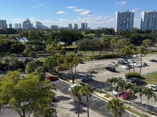 3701 N Country Club Dr , Unit 706, Aventura, FL 33180