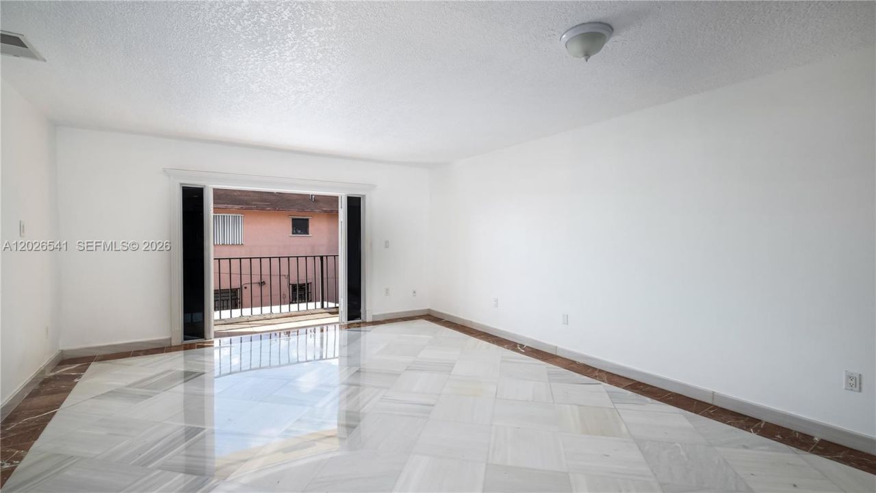 4390 W 12th Ln , Unit 18B, Hialeah, FL 33012 Photo