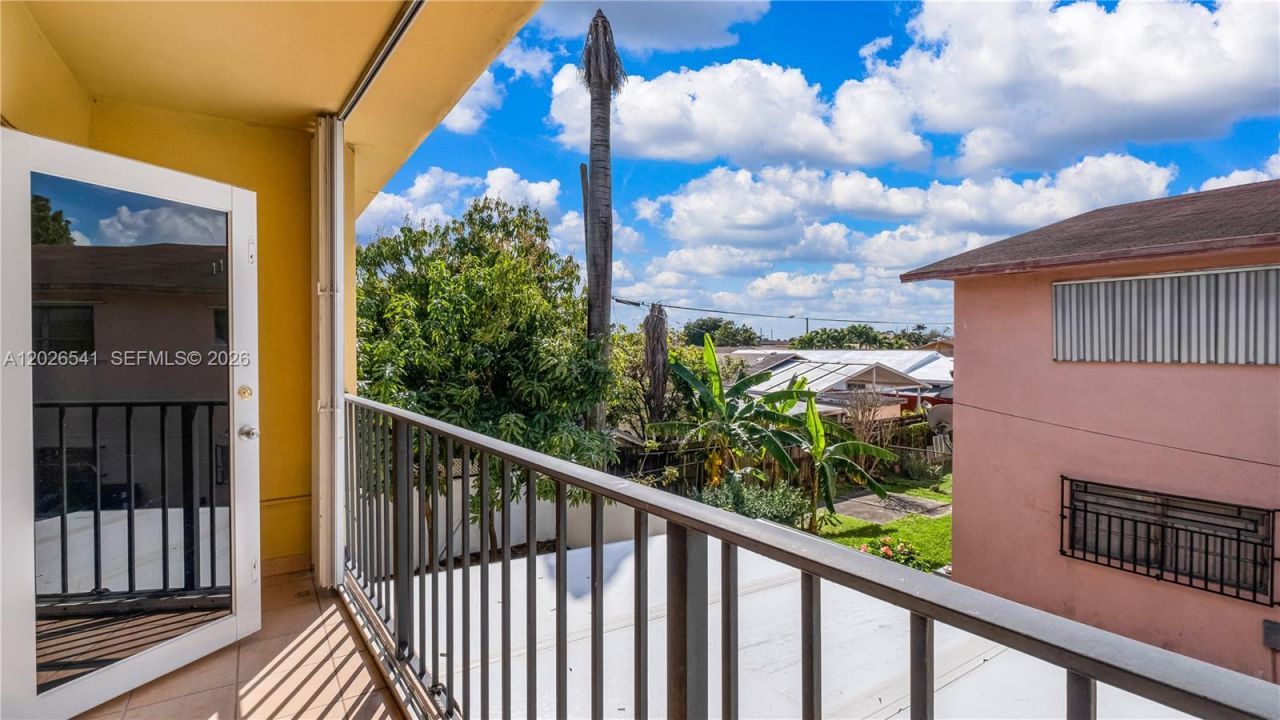 4390 W 12th Ln , Unit 18B, Hialeah, FL 33012 Photo