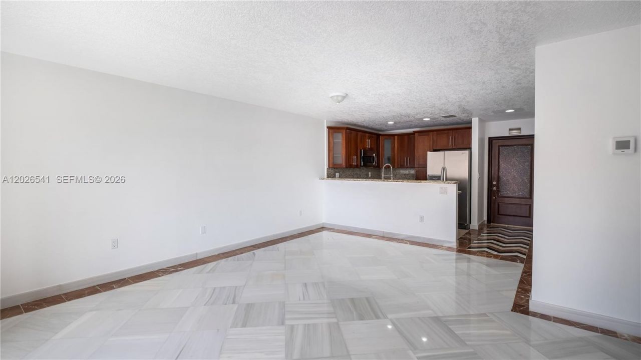 4390 W 12th Ln , Unit 18B, Hialeah, FL 33012 Photo