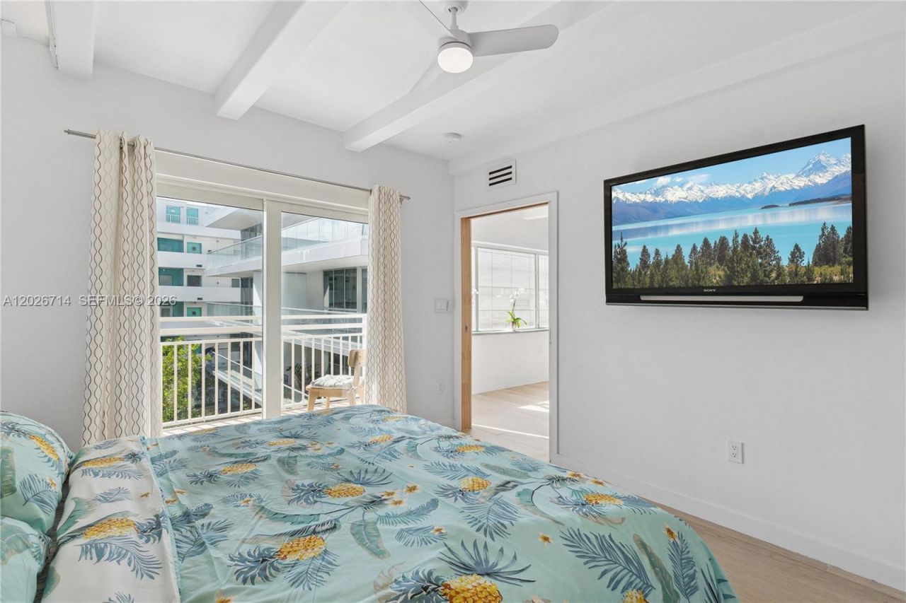 325 Ocean Dr , Unit 502, Miami Beach, FL 33139 Photo