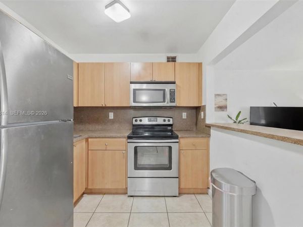 9445 SW 76th St , Unit U4, Miami, FL 33173