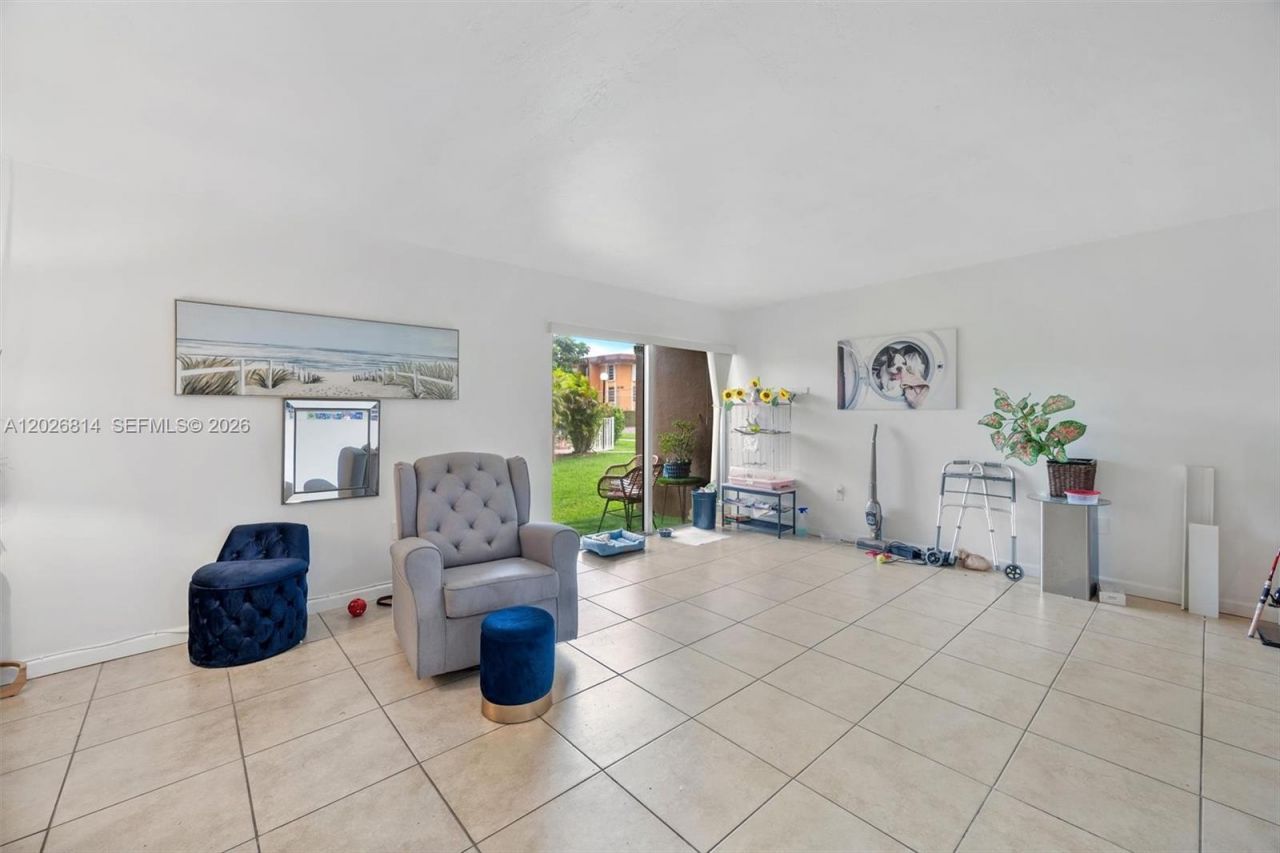 9445 SW 76th St , Unit U4, Miami, FL 33173 Photo