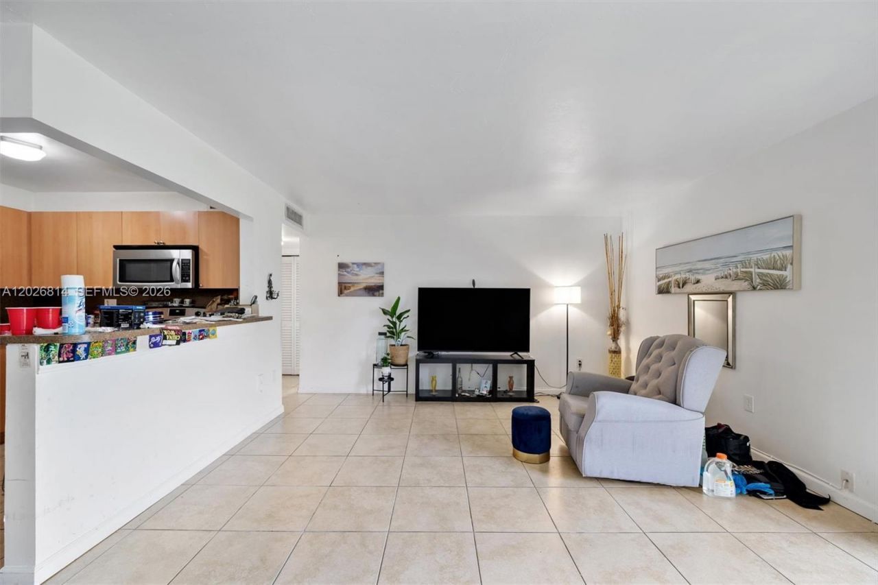 9445 SW 76th St , Unit U4, Miami, FL 33173 Photo