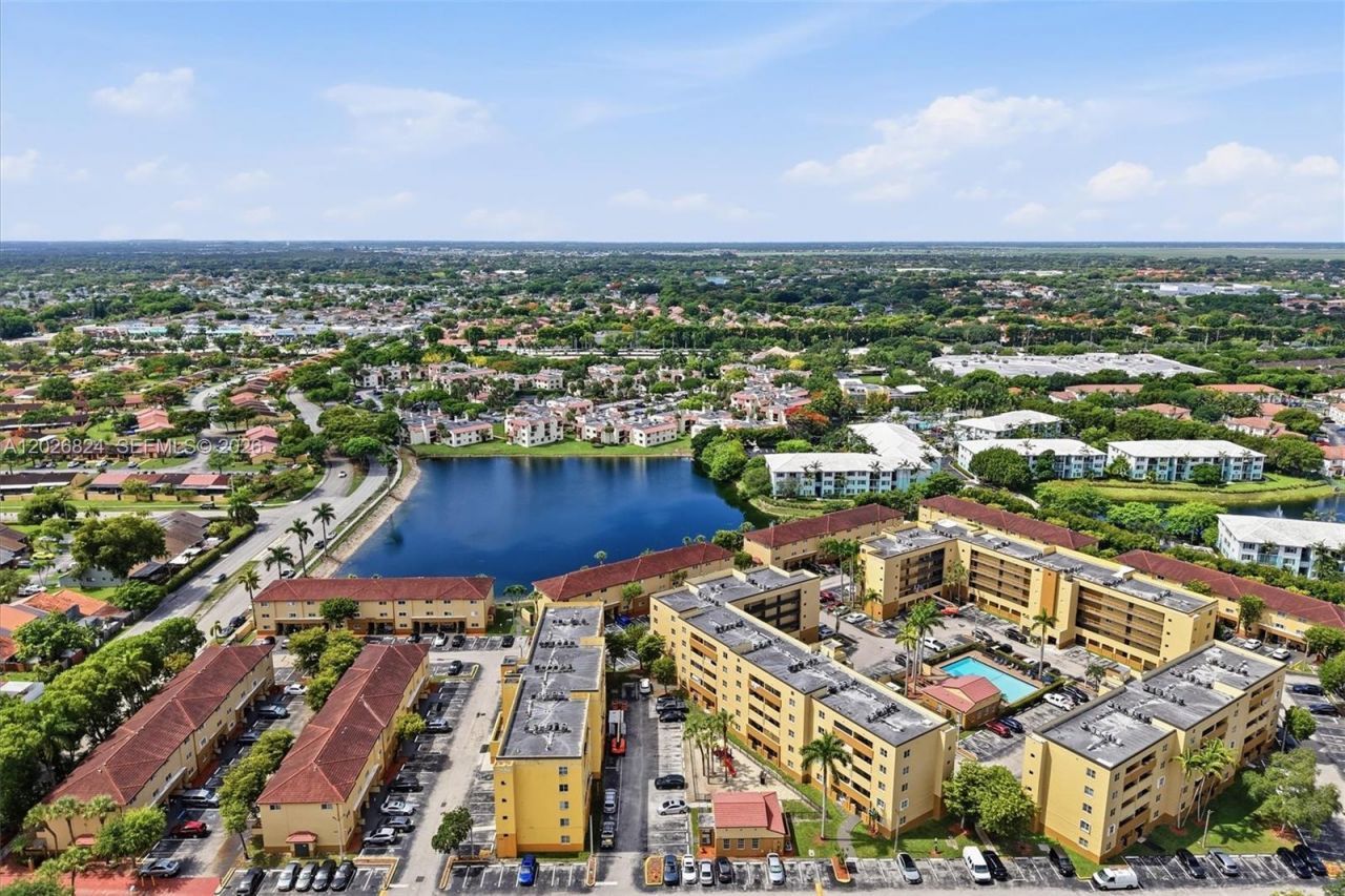 8240 SW 149th Ct , Unit 7-201, Miami, FL 33193 Photo