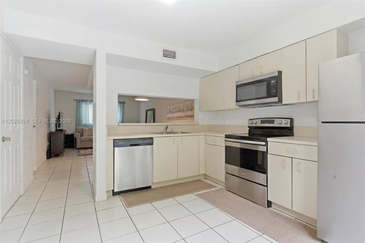 8240 SW 149th Ct , Unit 7-201, Miami, FL 33193 Photo