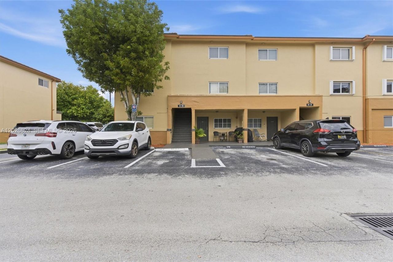 8240 SW 149th Ct , Unit 7-201, Miami, FL 33193 Photo