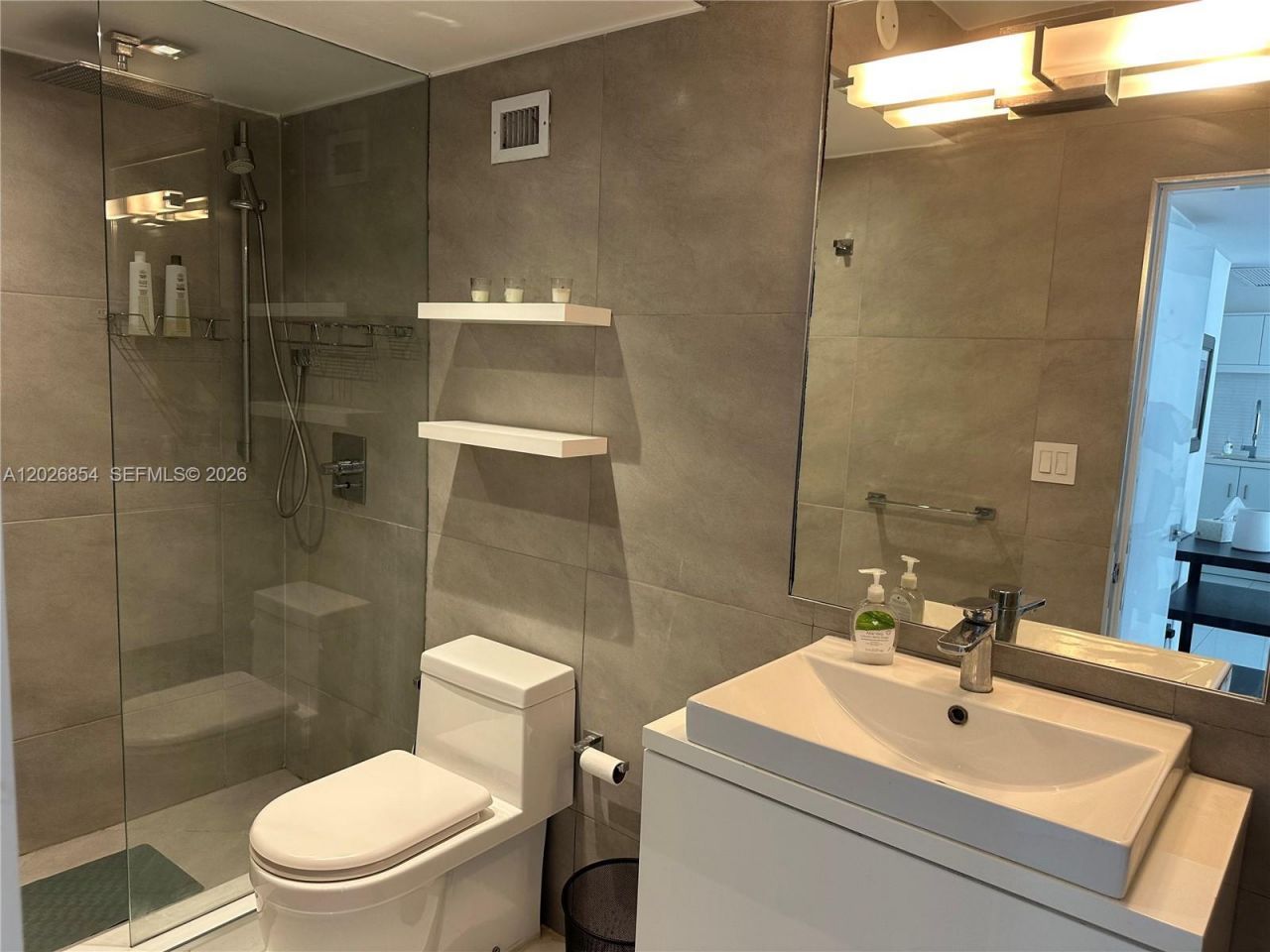 100 Lincoln Rd , Unit 835, Miami Beach, FL 33139 Photo