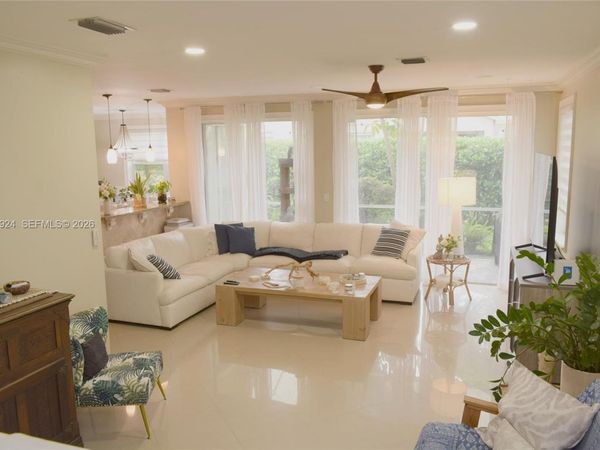 11405 NW 48th Ct, Coral Springs, FL 33076