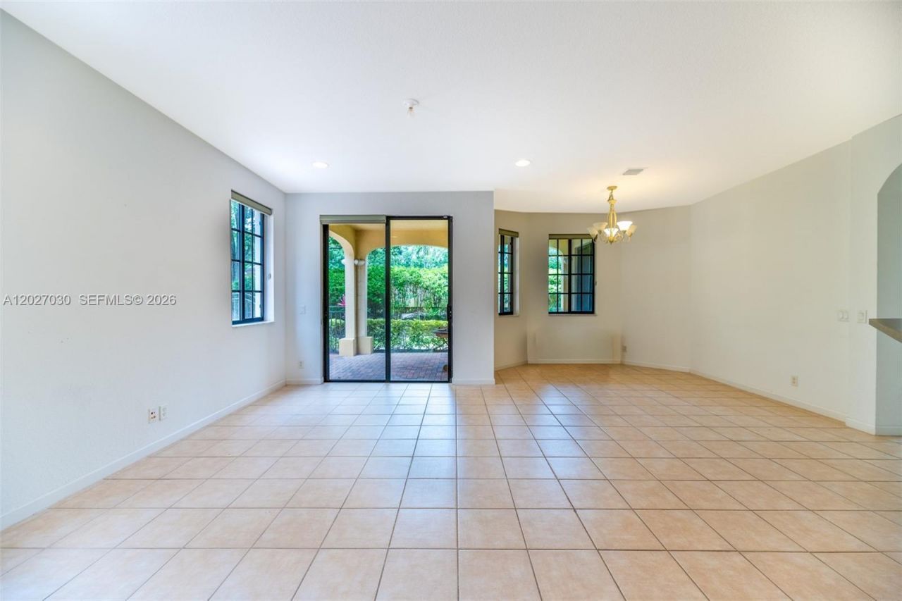 1695 Passion Vine Cir, Unit 22-1, Weston, FL 33326 Photo