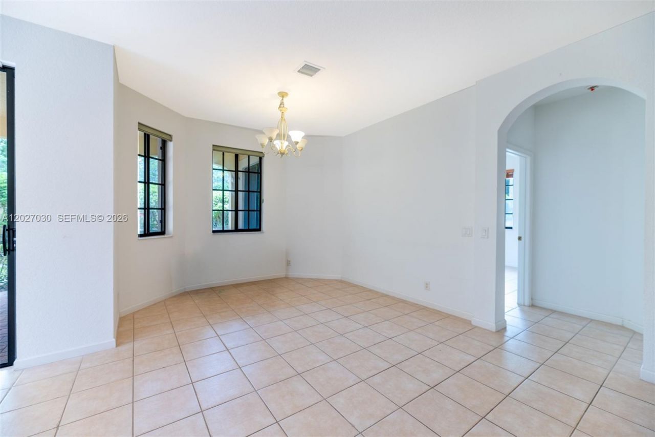 1695 Passion Vine Cir, Unit 22-1, Weston, FL 33326 Photo